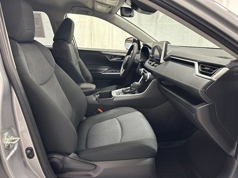 Used 2025 Toyota RAV4 XLE AWD/4WD image 60