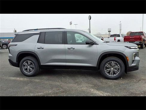 New 2026 Chevrolet Traverse LT w/ Driver Confidence Package image 9