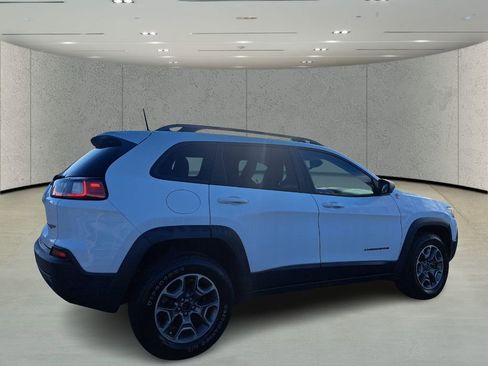 Used 2021 Jeep Cherokee Trailhawk image 5