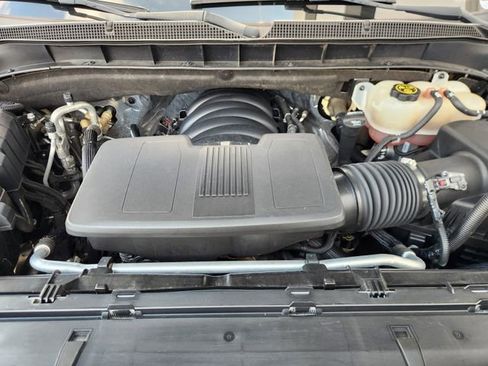 Used 2021 Chevrolet Tahoe LT w/ LT Signature Package image 29