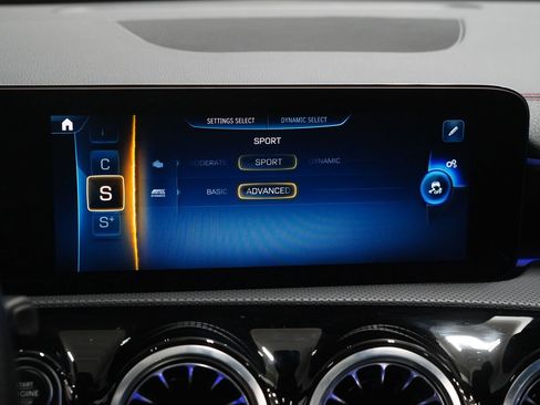 Used 2025 Mercedes-Benz CLA 35 AMG 4MATIC image 26