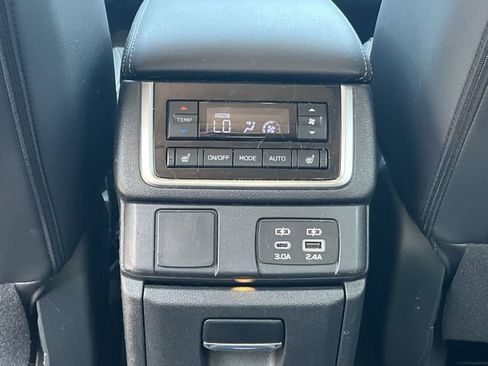 Used 2023 Subaru Ascent Limited w/ Technology Package AWD/4WD image 31