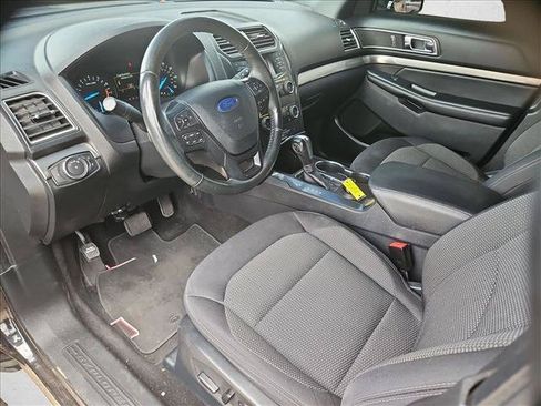 Used 2019 Ford Explorer XLT FWD image 11