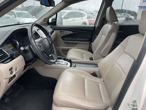 Used 2018 Honda Pilot Touring image 12