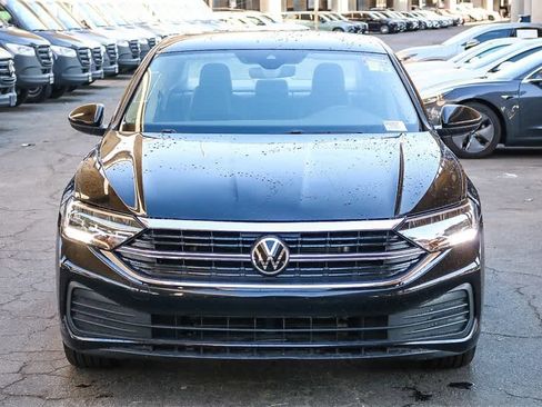 Used 2024 Volkswagen Jetta SE image 2