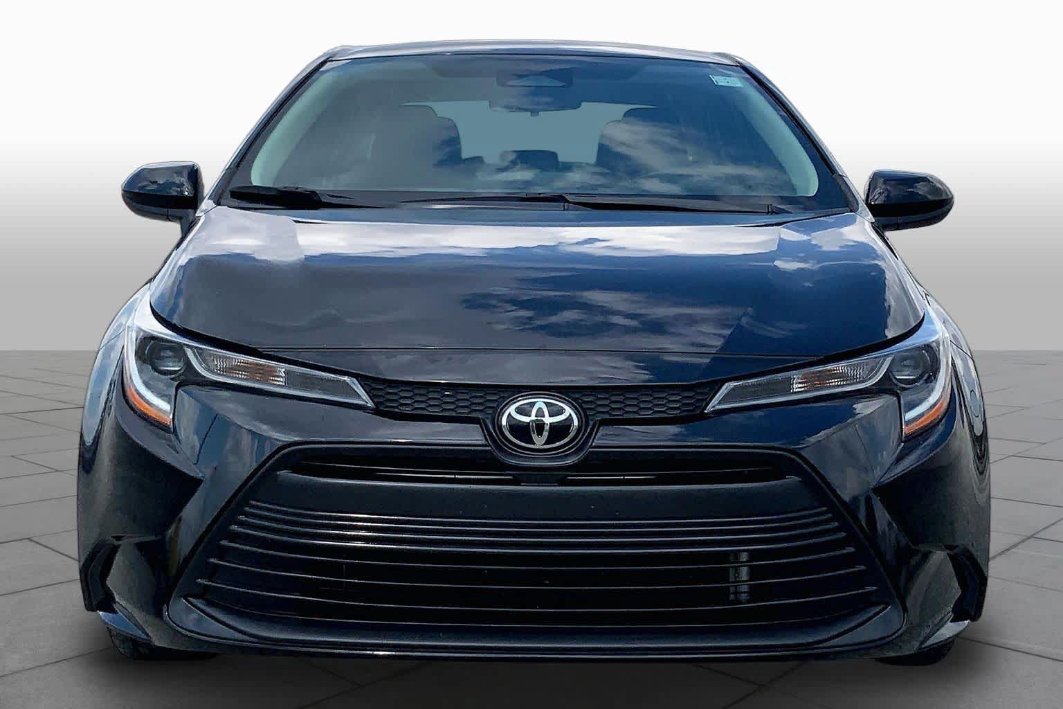 Used 2024 Toyota Corolla LE FWD image 4