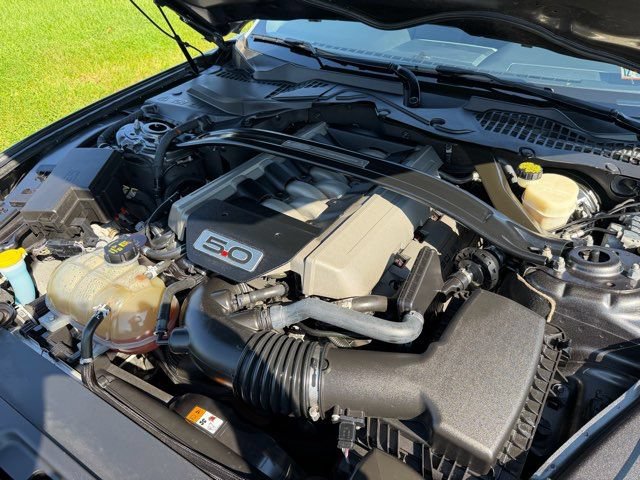 Used 2015 Ford Mustang GT Premium RWD image 26