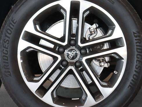 Certified 2025 Audi Q5 Premium w/ Convenience Package image 7