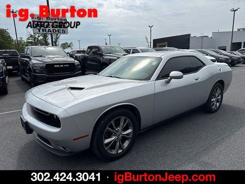Used 2020 Dodge Challenger SXT w/ Driver Convenience Group AWD/4WD image 7