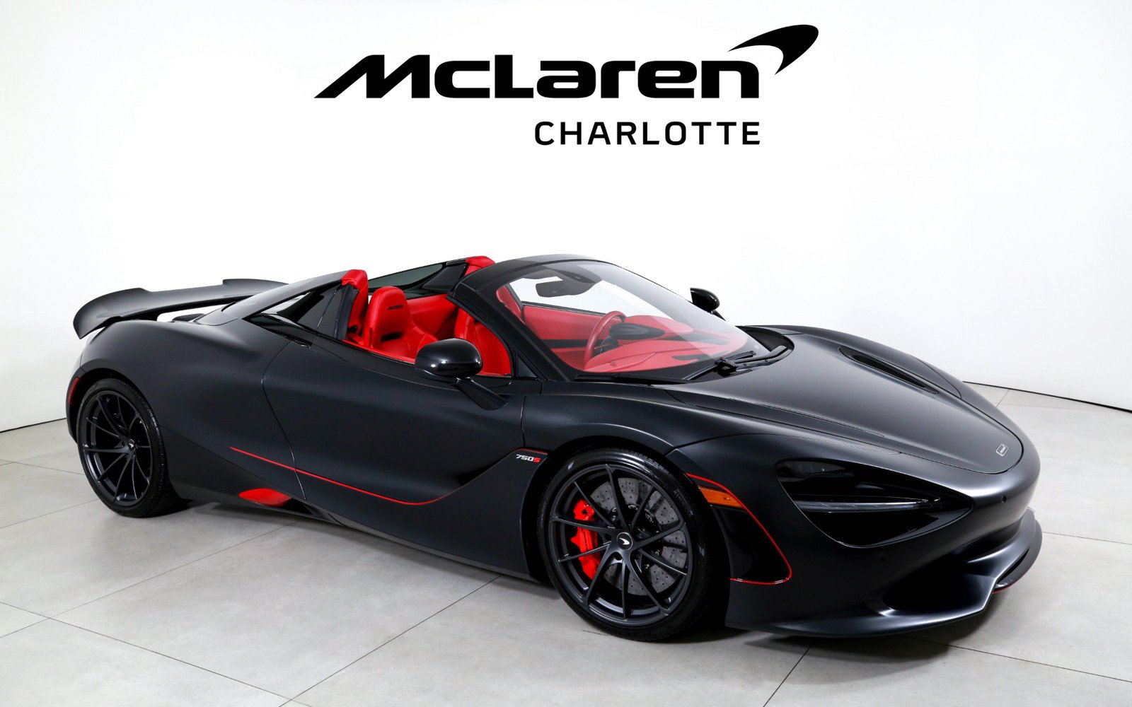 Used 2025 McLaren 750S Spider RWD image 2