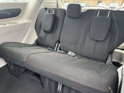 Used 2023 Chrysler Voyager LX FWD image 16