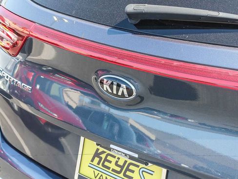 Used 2020 Kia Sportage LX AWD/4WD image 11
