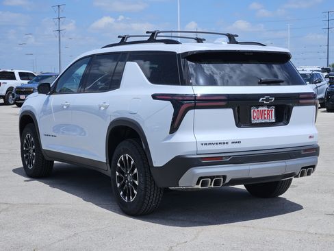 New 2026 Chevrolet Traverse Z71 w/ Enhanced Driving Package AWD/4WD image 4