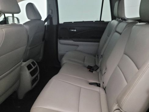 Used 2016 Honda Pilot Touring image 18