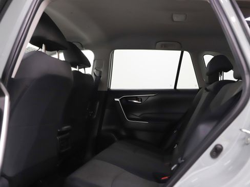 Used 2022 Toyota RAV4 XLE image 17