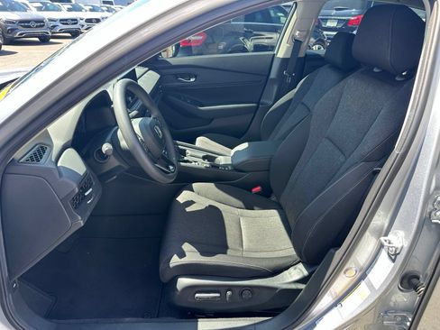 Used 2025 Honda Accord SE image 2
