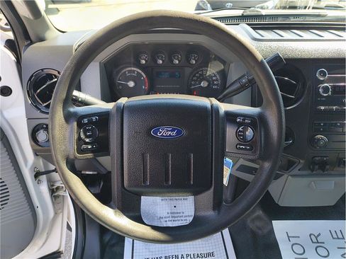 Used 2016 Ford F550 2WD Regular Cab Super Duty image 7