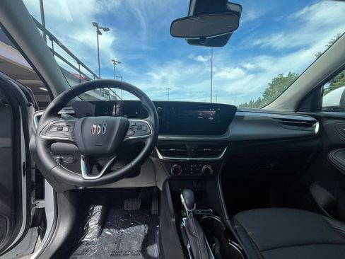 Used 2025 Buick Encore GX Preferred FWD image 33