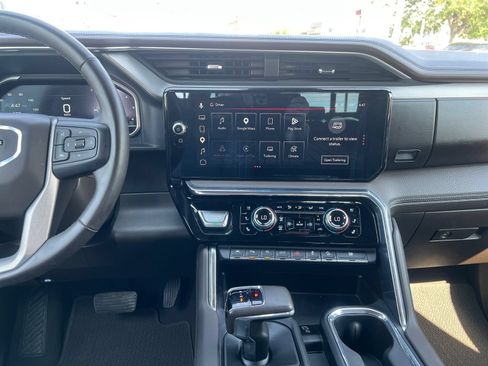 Used 2024 GMC Sierra 1500 Denali w/ Denali Reserve Package AWD/4WD image 18