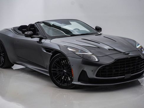 Used 2024 Aston Martin DB12 Convertible RWD image 3