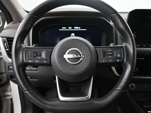 Used 2023 Nissan Rogue Platinum w/ Platinum Premium Package AWD/4WD image 13