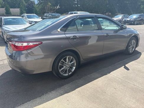Used 2016 Toyota Camry SE FWD image 3