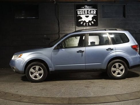 Used 2011 Subaru Forester 2.5X w/ Alloy Wheel Value Pkg AWD/4WD image 2