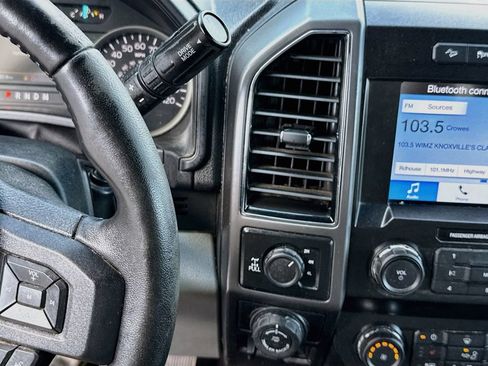 Used 2019 Ford F150 XLT w/ Equipment Group 302A Luxury AWD/4WD image 17