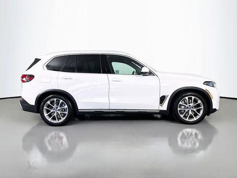 Used 2024 BMW X5 xDrive50e w/ Premium Package image 8