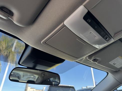 Used 2025 Nissan Sentra SV image 28