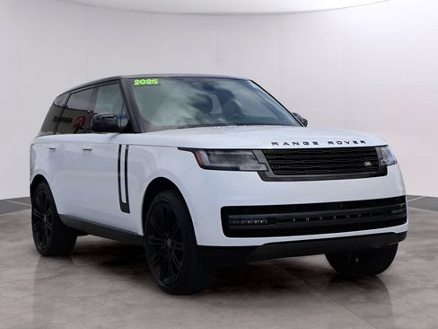 Used 2025 Land Rover Range Rover Autobiography AWD/4WD image 3