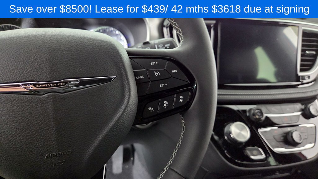 New 2026 Chrysler Pacifica Select w/ S Appearance Package FWD image 18