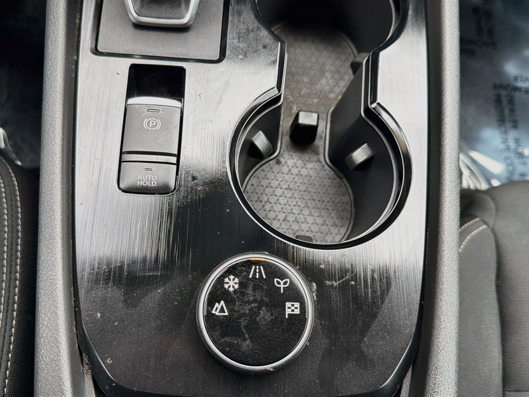 Used 2023 Nissan Rogue S AWD/4WD image 26