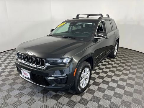 Used 2023 Jeep Grand Cherokee Limited image 3