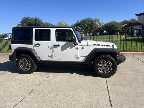 Used 2013 Jeep Wrangler Unlimited Rubicon AWD/4WD image 2