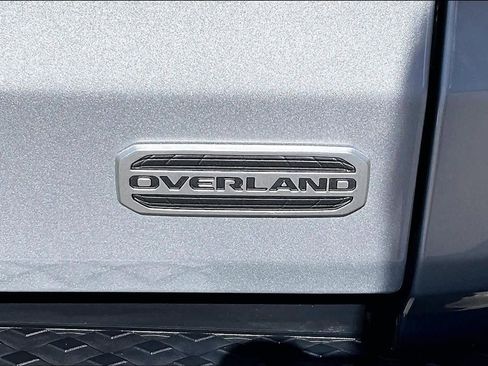 Used 2023 Jeep Gladiator Overland image 33