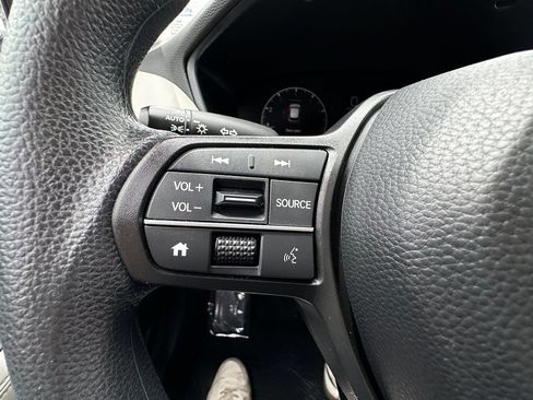 Used 2024 Honda HR-V LX image 31