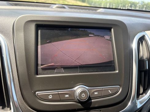 Used 2024 Chevrolet Equinox LS w/ LS Convenience Package FWD image 5