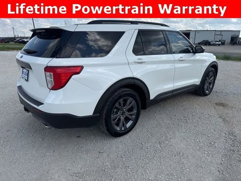 Used 2022 Ford Explorer XLT w/ Equipment Group 202A image 7