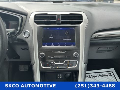 Used 2020 Ford Fusion SEL FWD image 16