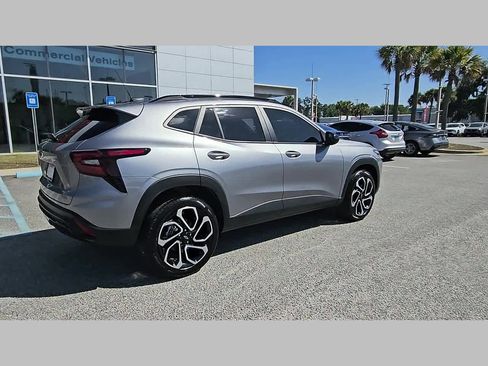 Used 2025 Chevrolet Trax RS w/ Driver Confidence Package image 33