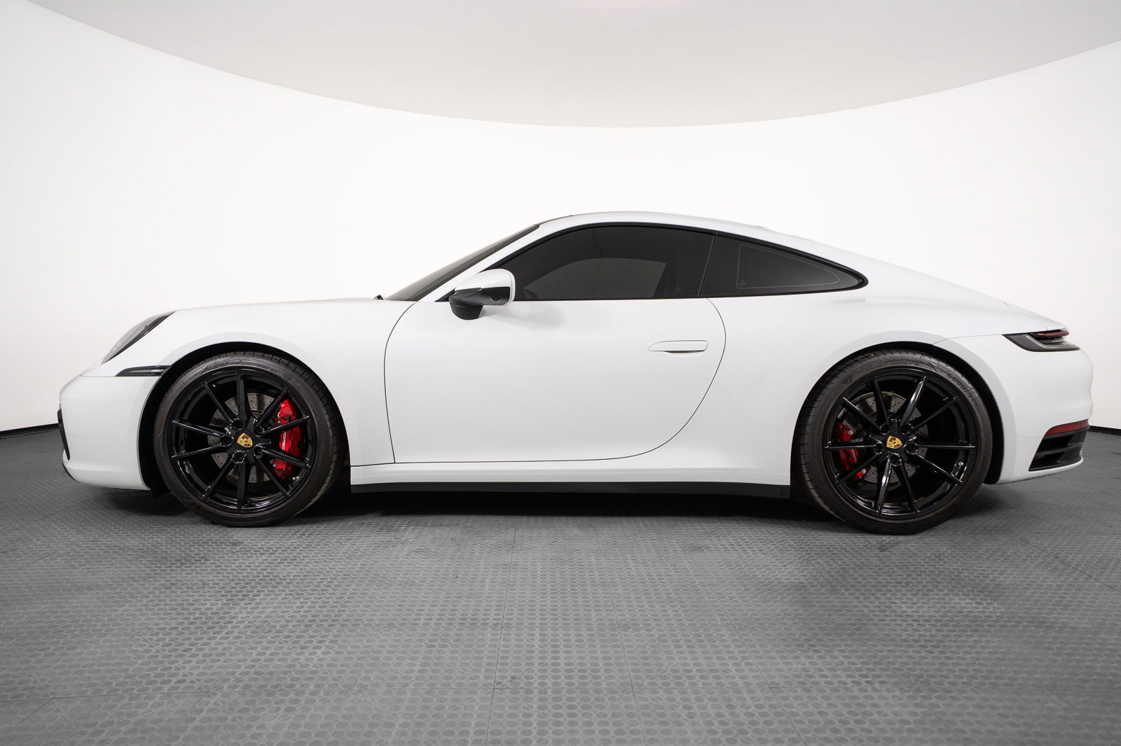 Used 2023 Porsche 911 Carrera S w/ Sport Package RWD image 2