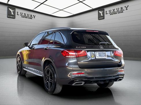 Used 2022 Mercedes-Benz GLC 300 4MATIC image 5