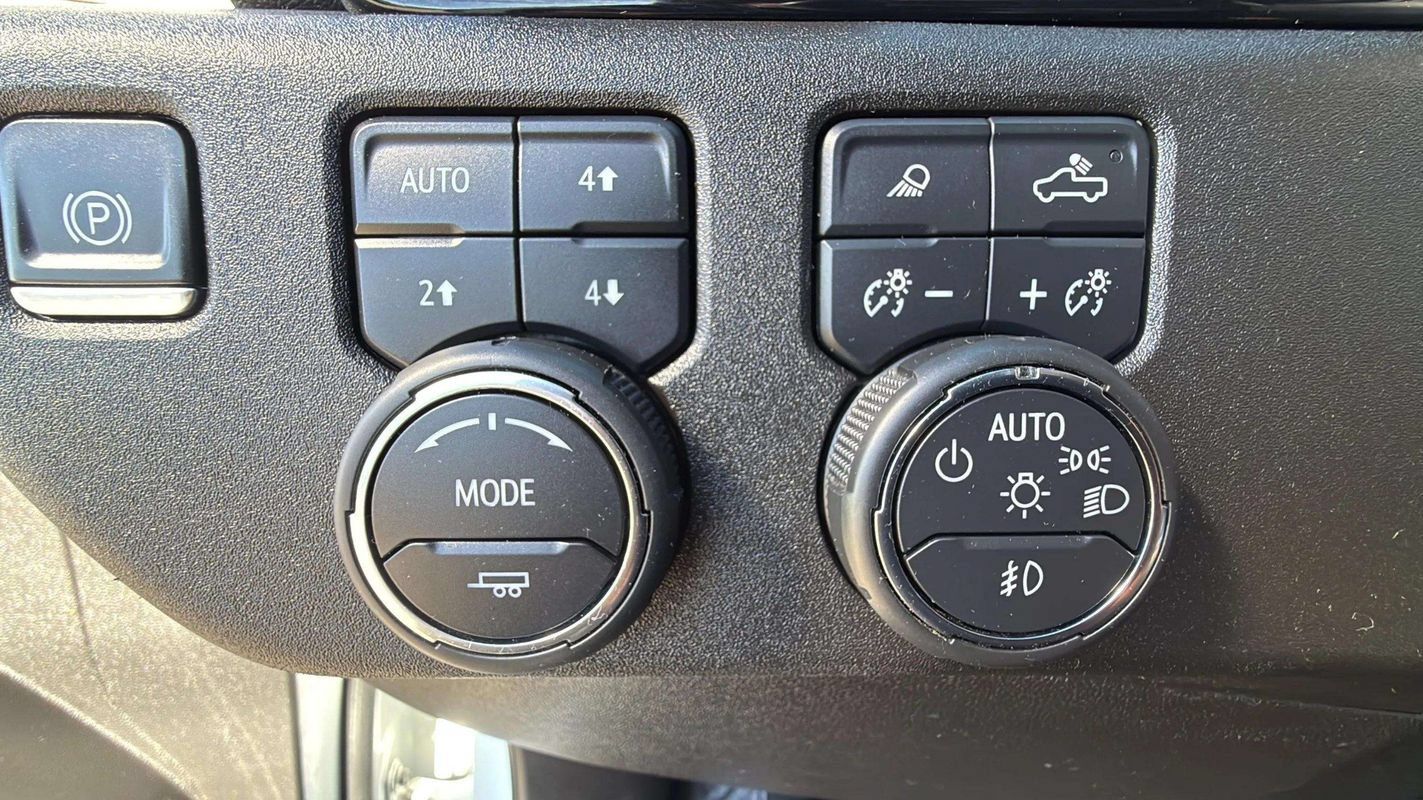 Used 2024 Chevrolet Silverado 2500 LTZ w/ LTZ Premium Package AWD/4WD image 14