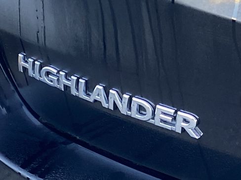 Used 2019 Toyota Highlander LE image 5