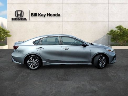 Used 2022 Kia Forte GT-Line w/ GT-Line Premium Package FWD image 2