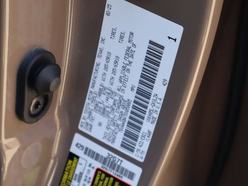 Used 2025 Toyota Sequoia TRD Pro AWD/4WD image 32