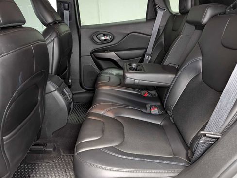 Used 2019 Jeep Cherokee Latitude Plus w/ Cold Weather Group image 22