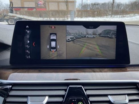 Used 2018 BMW M550i xDrive image 19