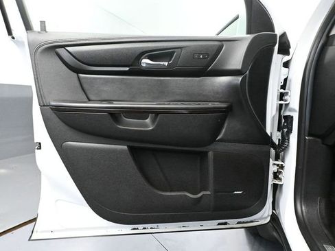 Used 2017 Chevrolet Traverse Premier image 19